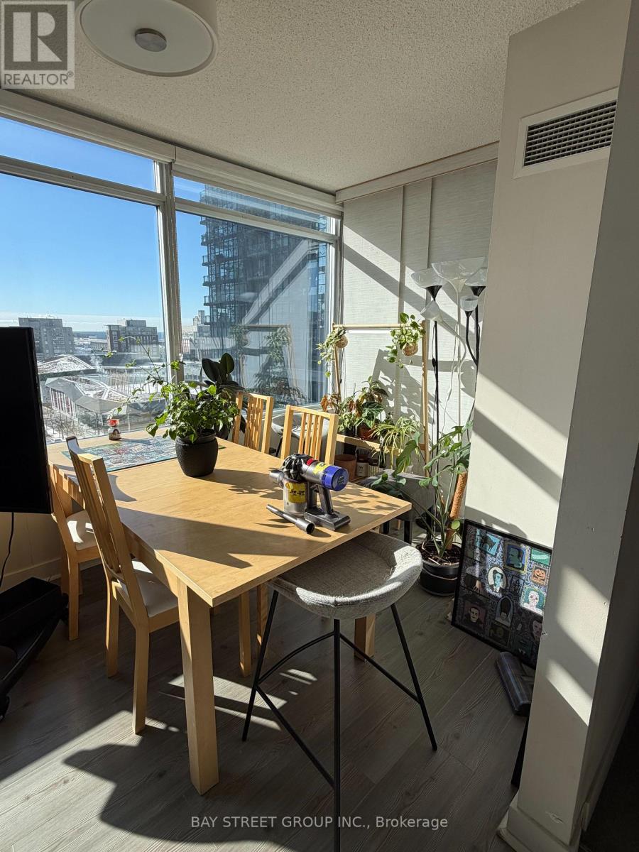 909 - 25 Telegram Mews, Toronto (Waterfront Communities), Ontario  M5V 3Z1 - Photo 6 - C12838396