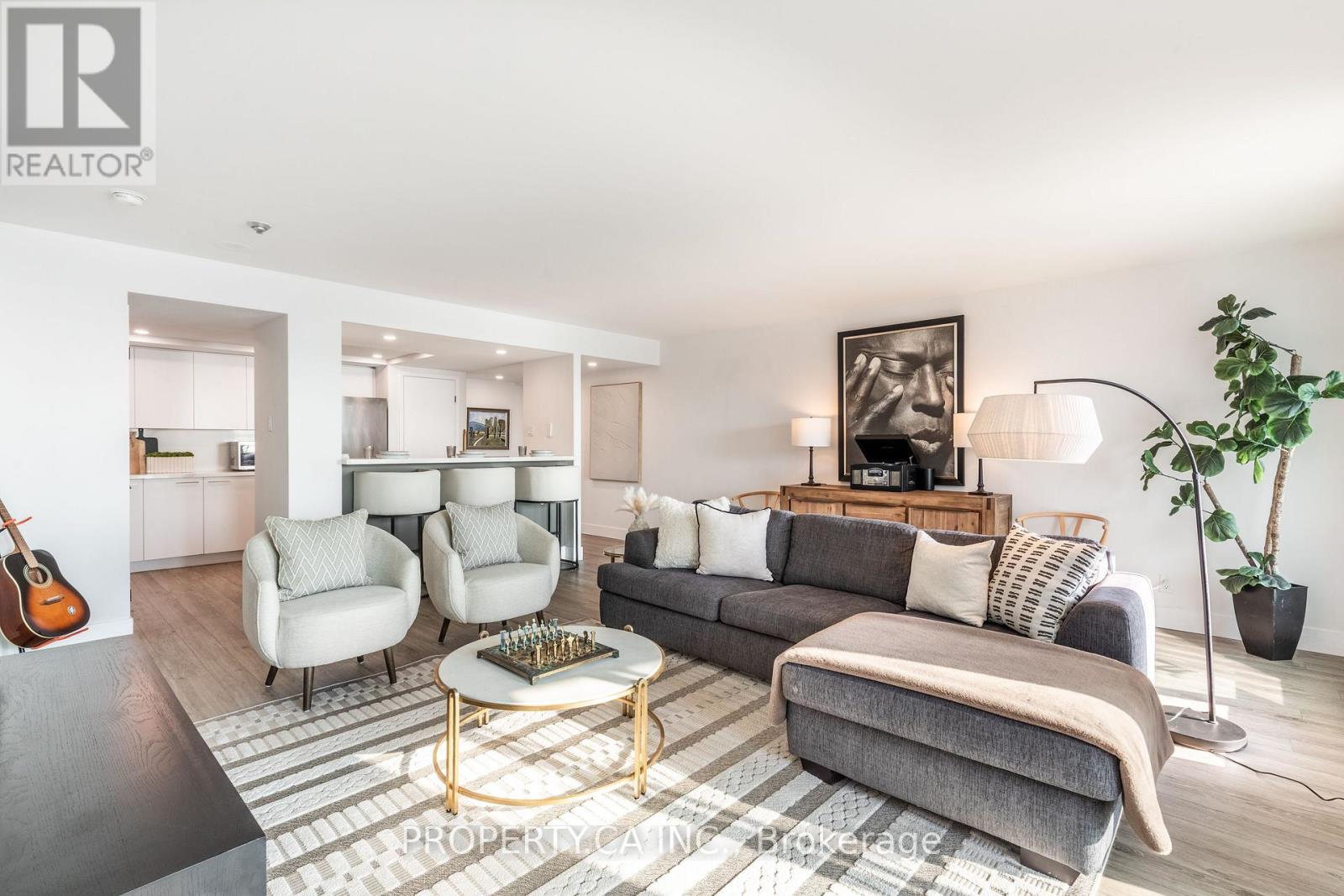 2212 - 77 Harbour Square, Toronto, Ontario  M5J 2S2 - Photo 10 - C12838438