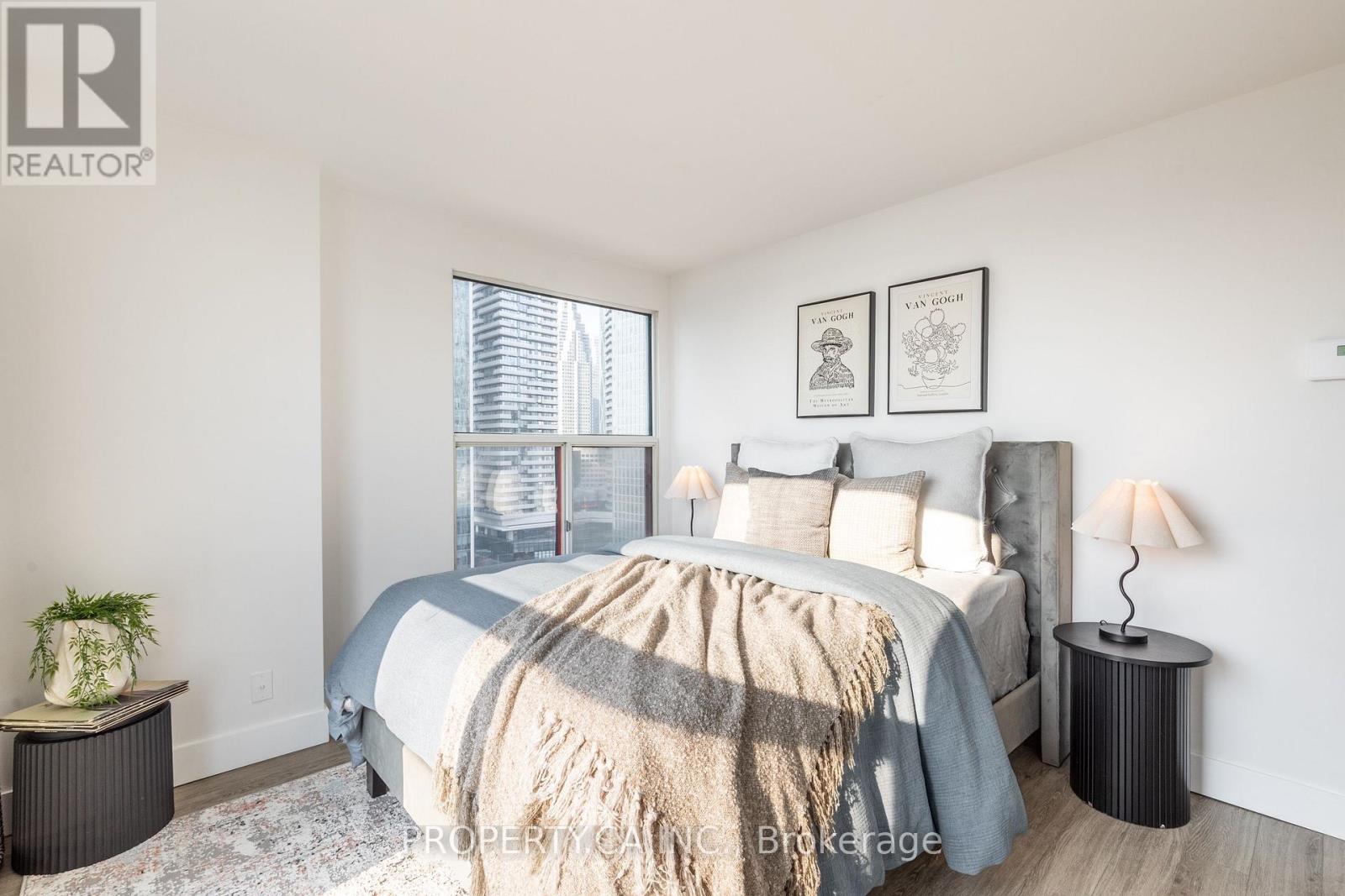 2212 - 77 Harbour Square, Toronto, Ontario  M5J 2S2 - Photo 14 - C12838438