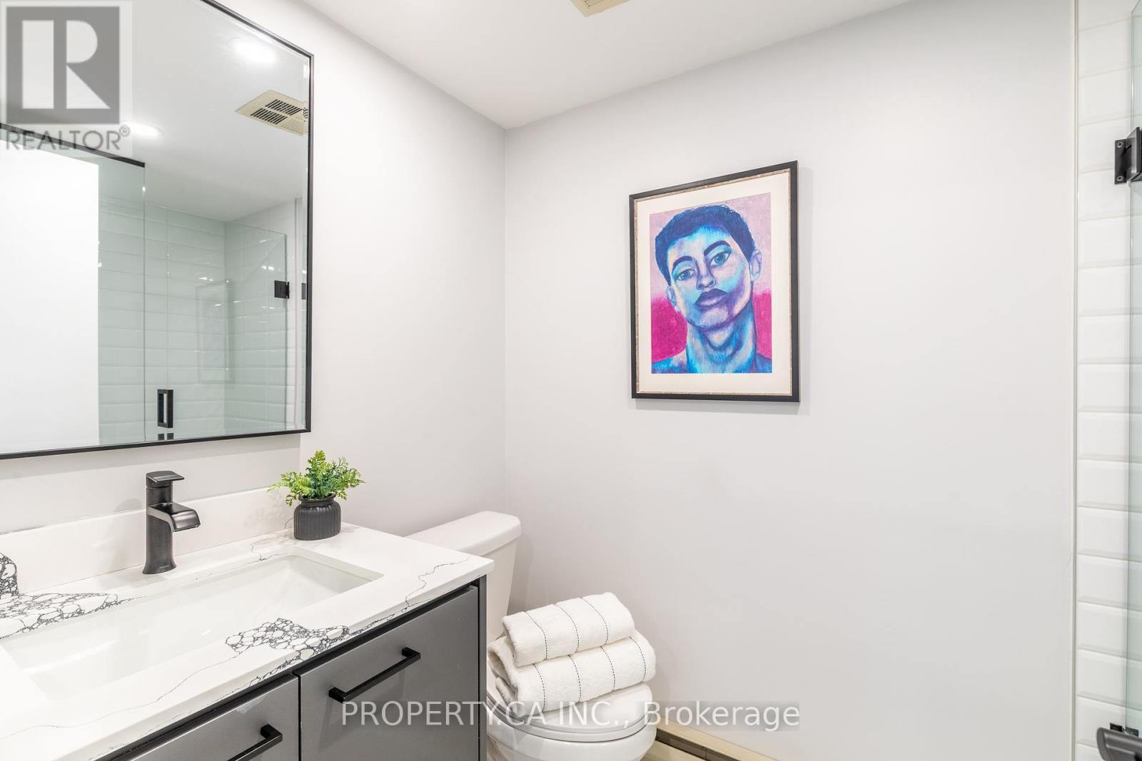 2212 - 77 Harbour Square, Toronto, Ontario  M5J 2S2 - Photo 17 - C12838438