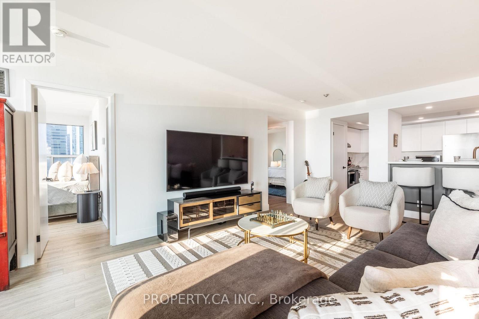 2212 - 77 Harbour Square, Toronto, Ontario  M5J 2S2 - Photo 19 - C12838438