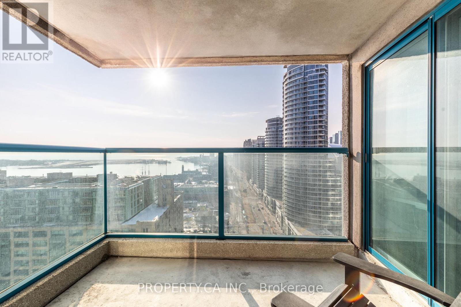 2212 - 77 Harbour Square, Toronto, Ontario  M5J 2S2 - Photo 20 - C12838438