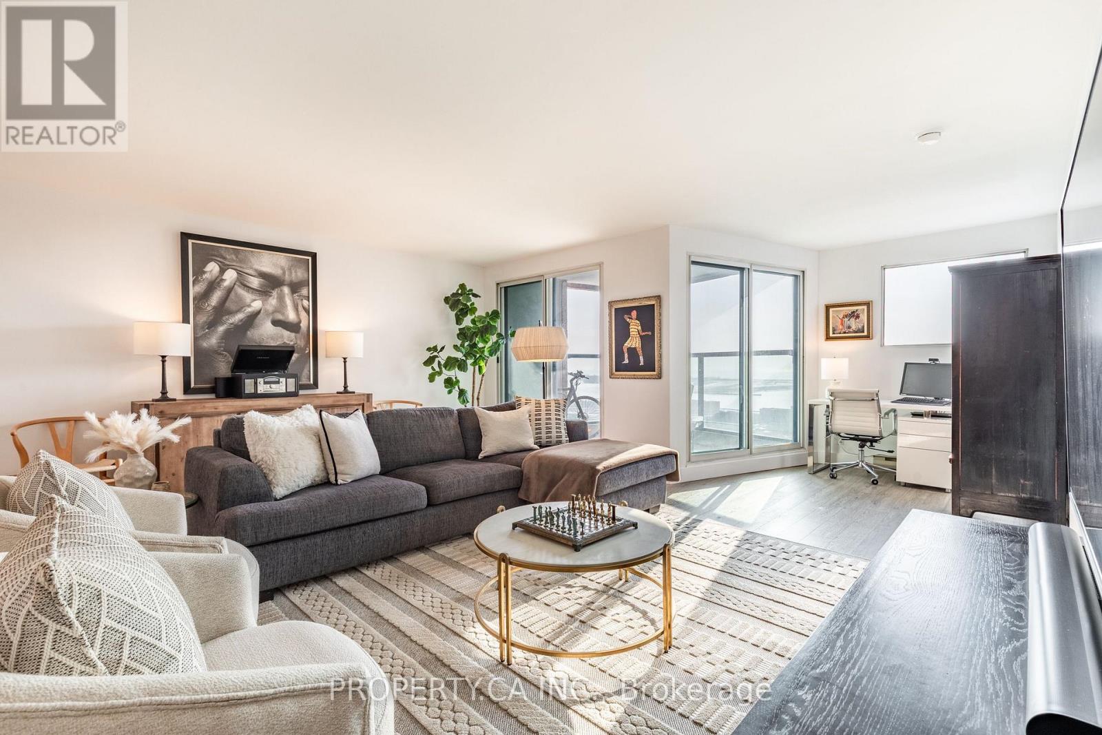 2212 - 77 Harbour Square, Toronto, Ontario  M5J 2S2 - Photo 8 - C12838438