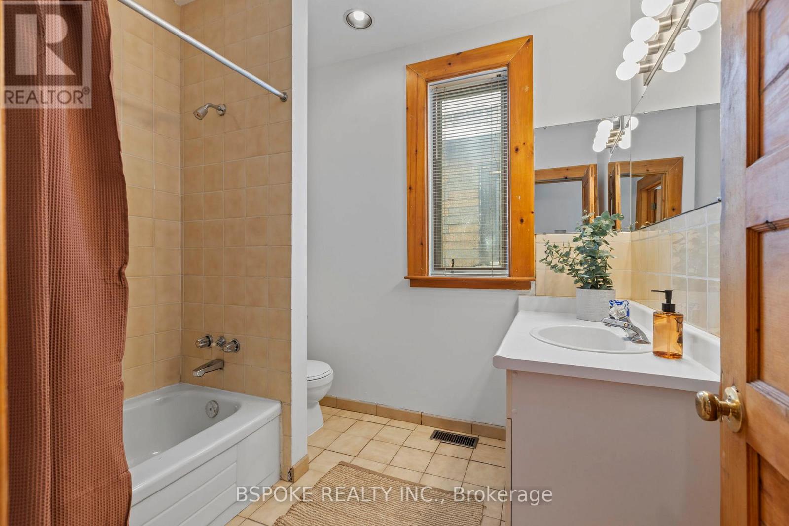61 First Avenue, Toronto, Ontario  M4M 1W7 - Photo 22 - E12838154