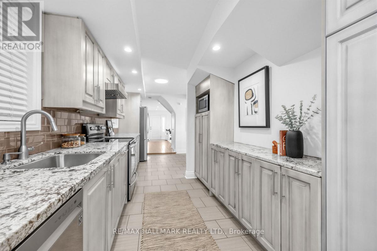 90 Leroy Avenue, Toronto, Ontario  M4J 4G8 - Photo 13 - E12838260