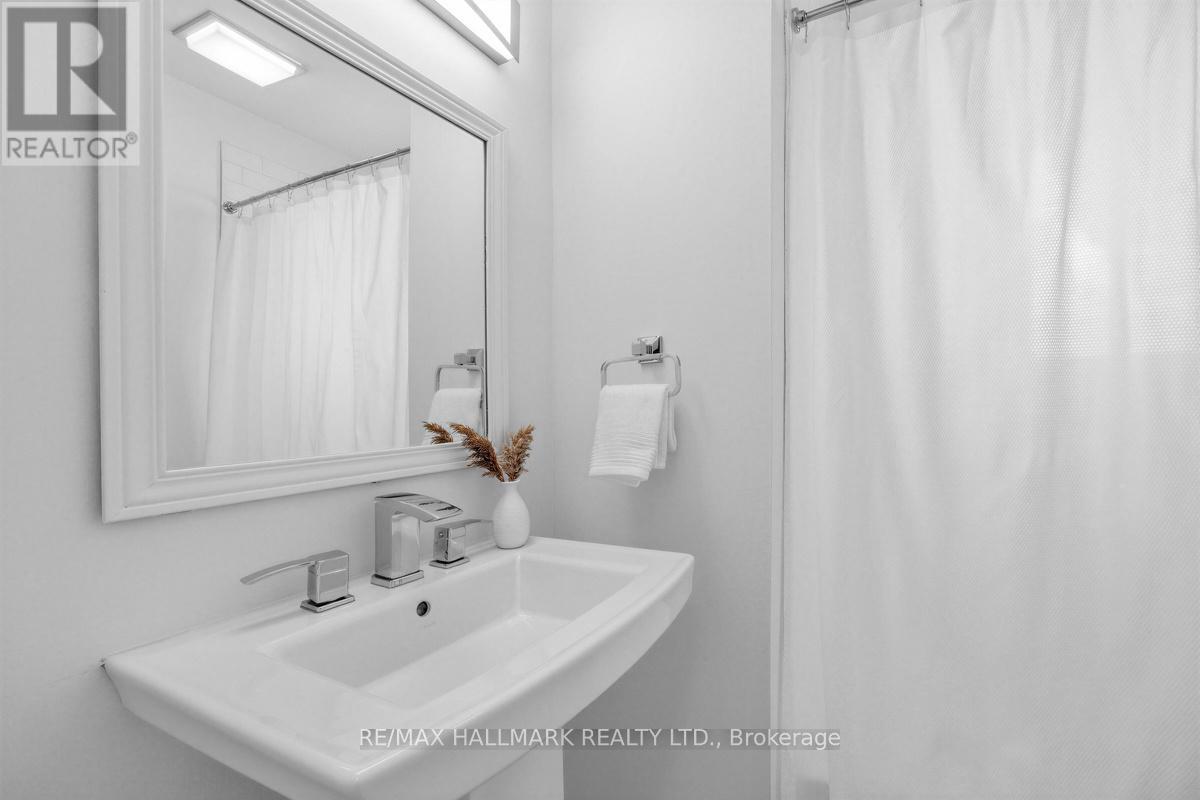 90 Leroy Avenue, Toronto, Ontario  M4J 4G8 - Photo 24 - E12838260