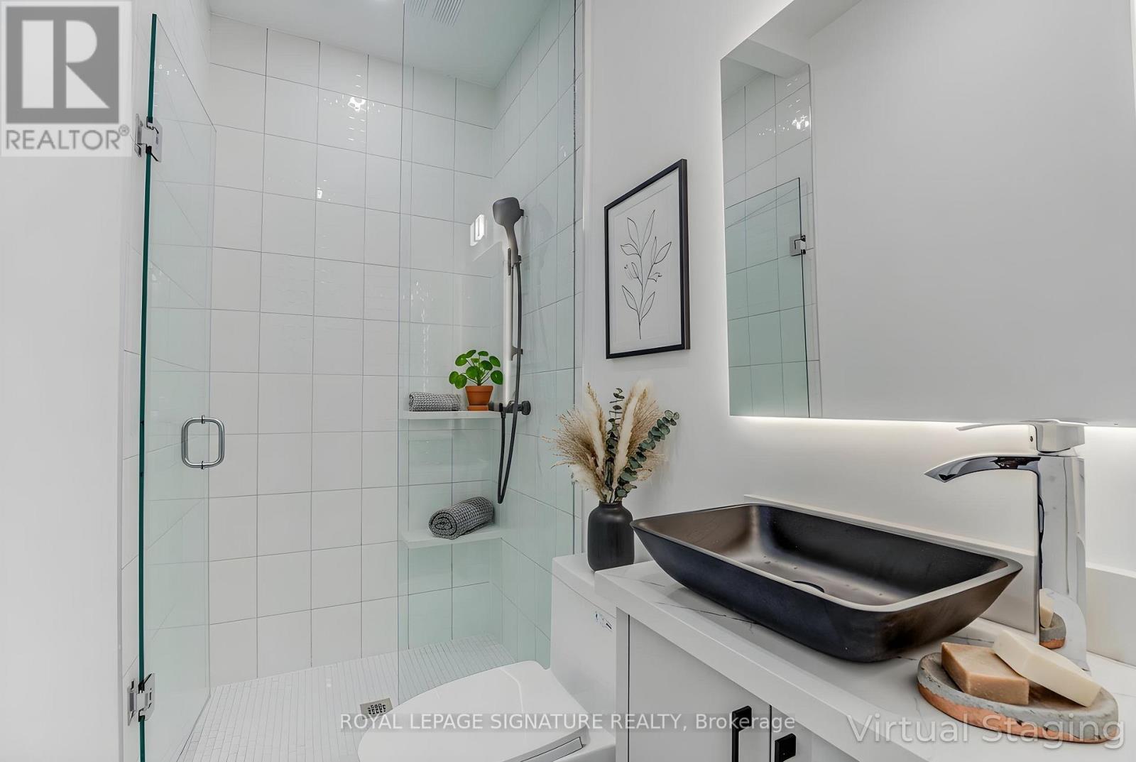 Lower - 5 Holborne Avenue, Toronto, Ontario M4C 2P8 - Photo 13 - E12838314