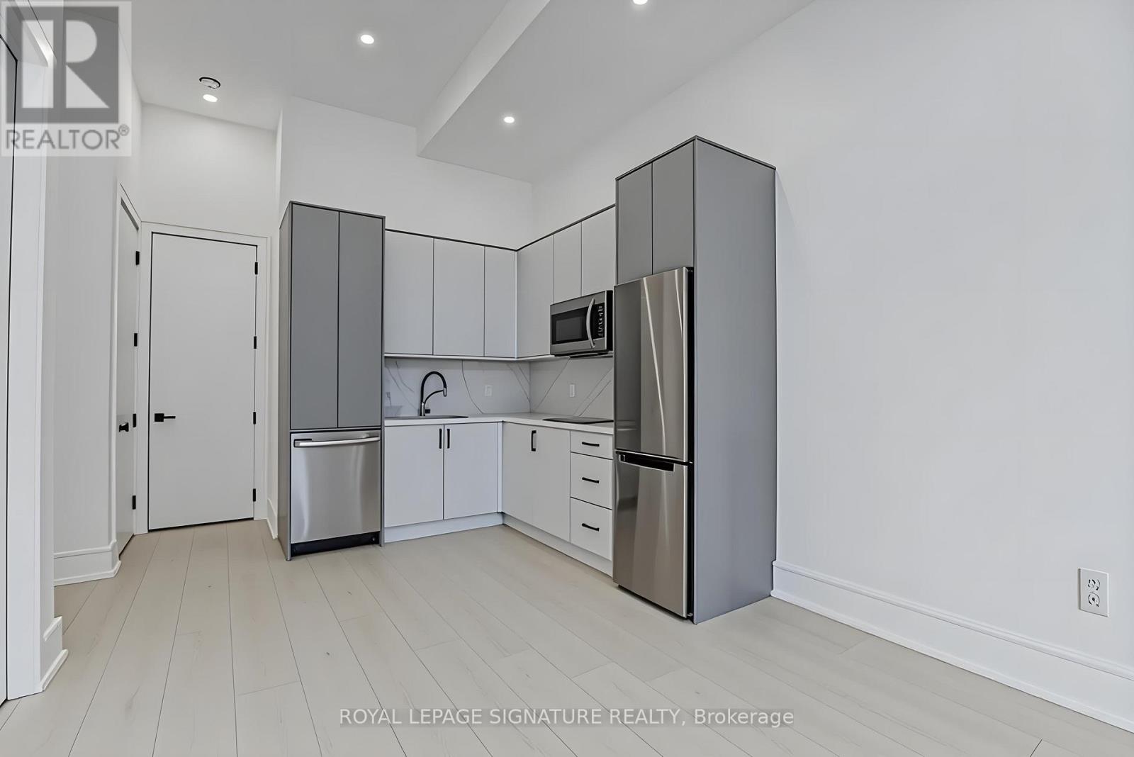 Lower - 5 Holborne Avenue, Toronto, Ontario M4C 2P8 - Photo 3 - E12838314