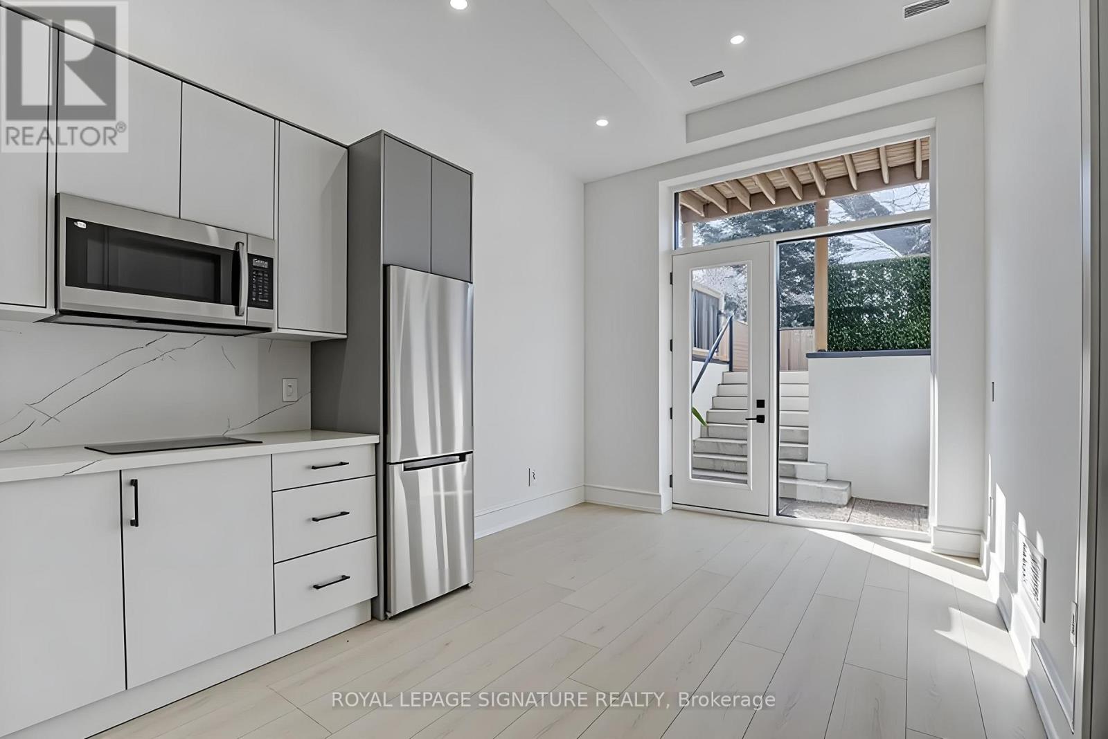 Lower - 5 Holborne Avenue, Toronto, Ontario M4C 2P8 - Photo 7 - E12838314