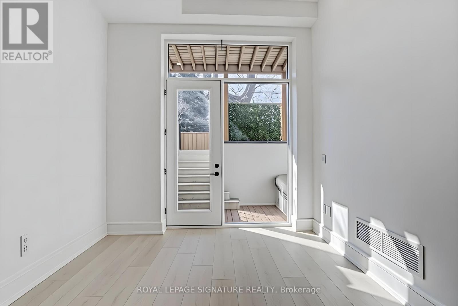 Lower - 5 Holborne Avenue, Toronto, Ontario M4C 2P8 - Photo 9 - E12838314