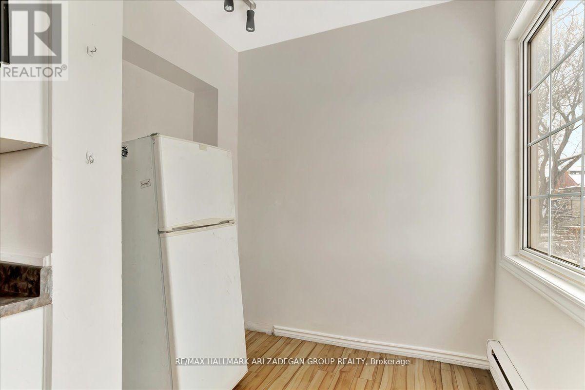 Upper Fl - 138 Booth Avenue, Toronto, Ontario  M4M 2M4 - Photo 10 - E12838442