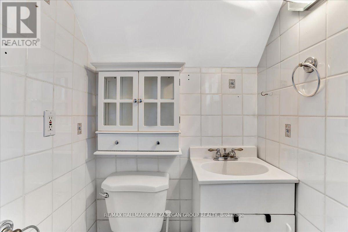 Upper Fl - 138 Booth Avenue, Toronto, Ontario  M4M 2M4 - Photo 11 - E12838442