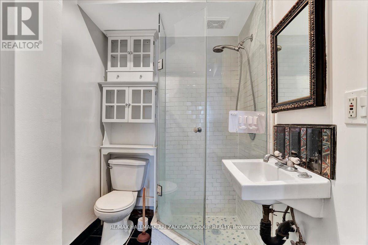 Upper Fl - 138 Booth Avenue, Toronto, Ontario  M4M 2M4 - Photo 13 - E12838442