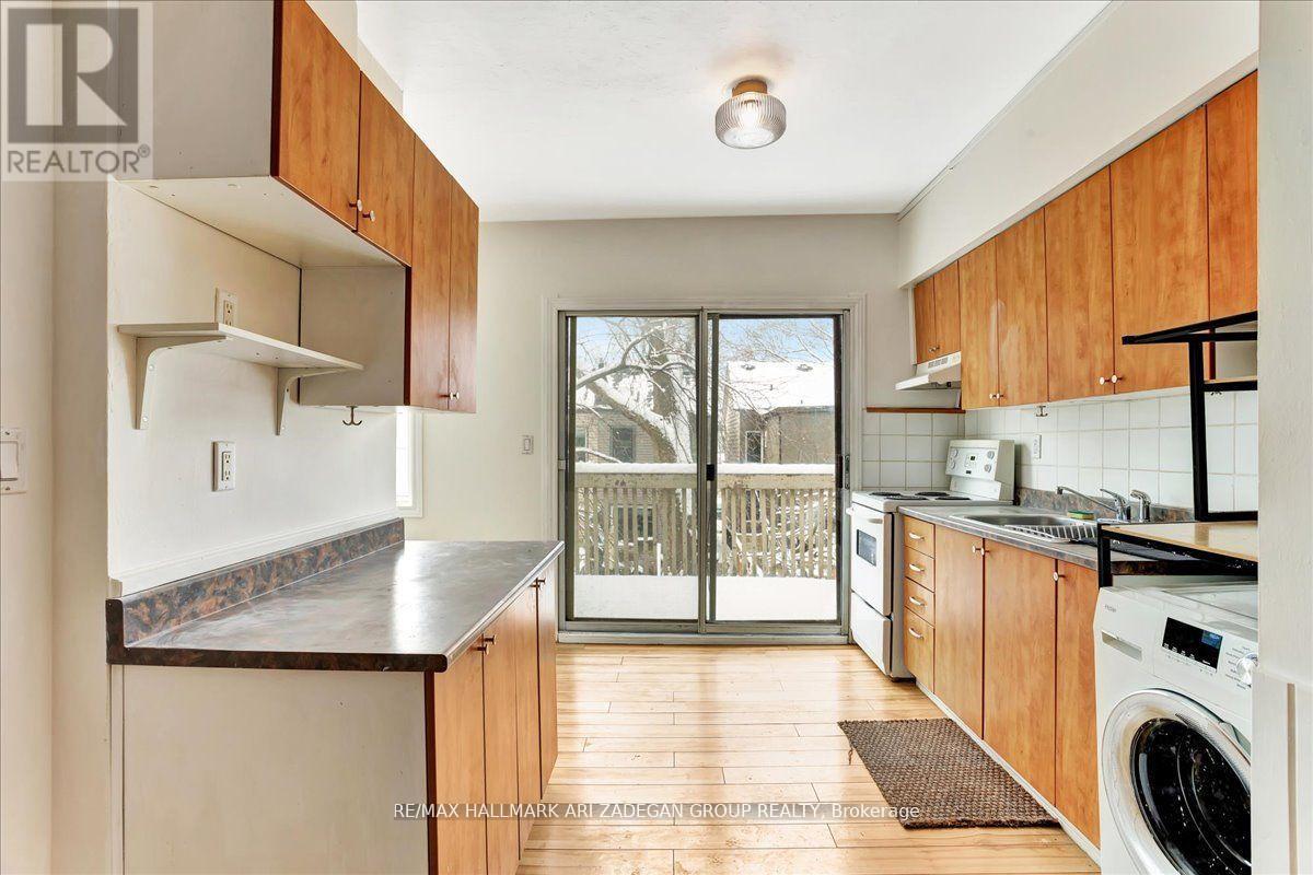 Upper Fl - 138 Booth Avenue, Toronto, Ontario  M4M 2M4 - Photo 2 - E12838442