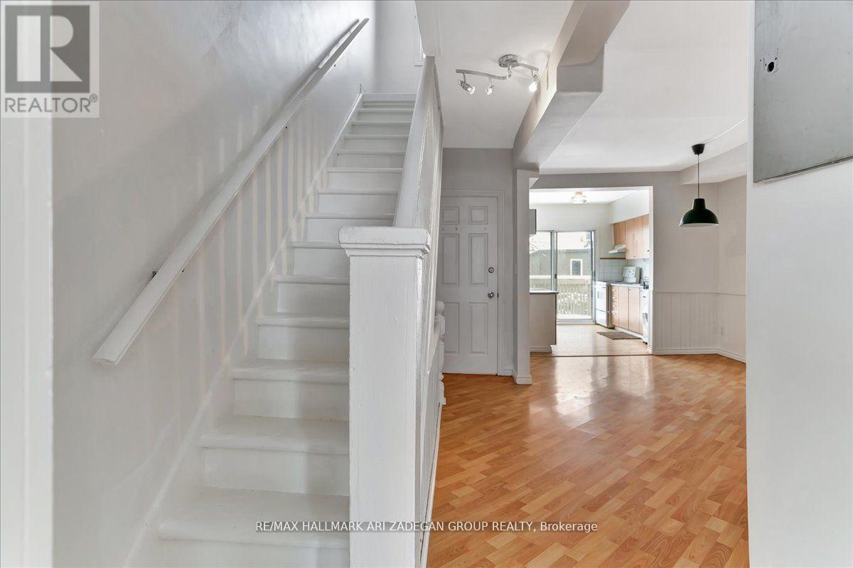 Upper Fl - 138 Booth Avenue, Toronto, Ontario  M4M 2M4 - Photo 3 - E12838442