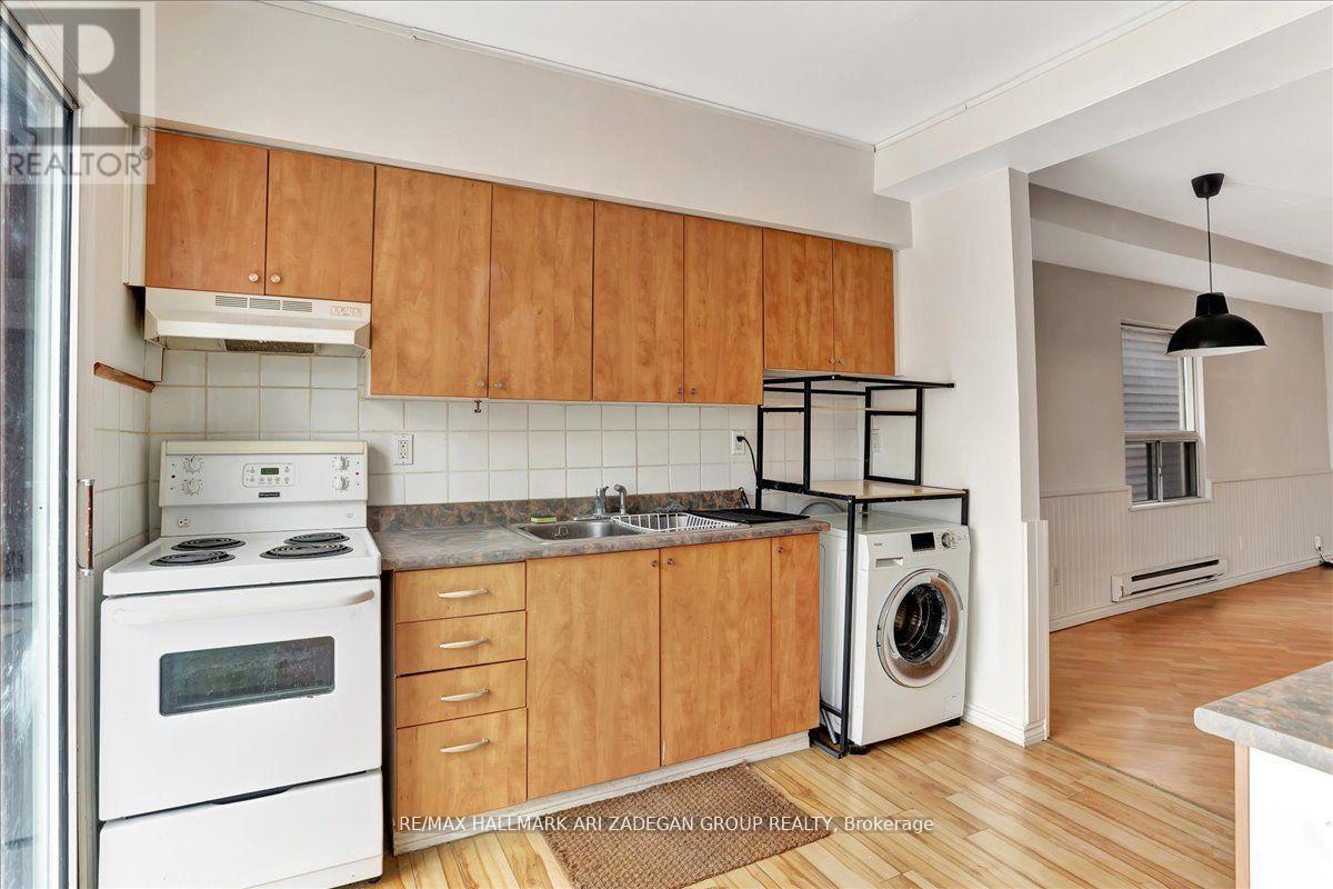Upper Fl - 138 Booth Avenue, Toronto, Ontario  M4M 2M4 - Photo 4 - E12838442