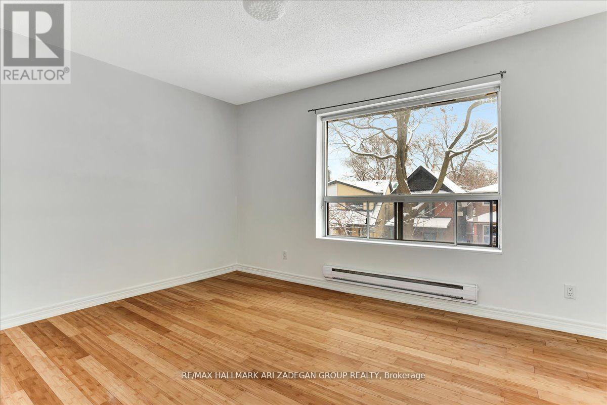 Upper Fl - 138 Booth Avenue, Toronto, Ontario  M4M 2M4 - Photo 5 - E12838442