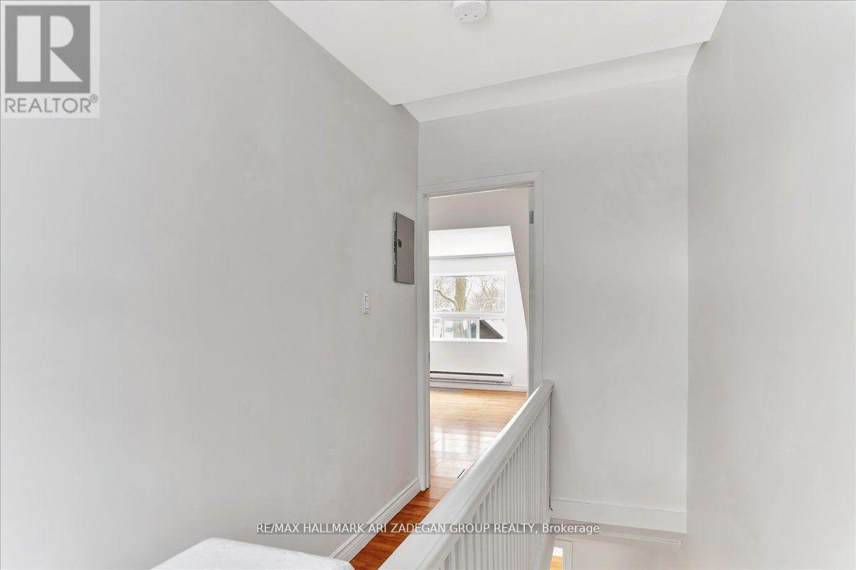 Upper Fl - 138 Booth Avenue, Toronto, Ontario  M4M 2M4 - Photo 7 - E12838442