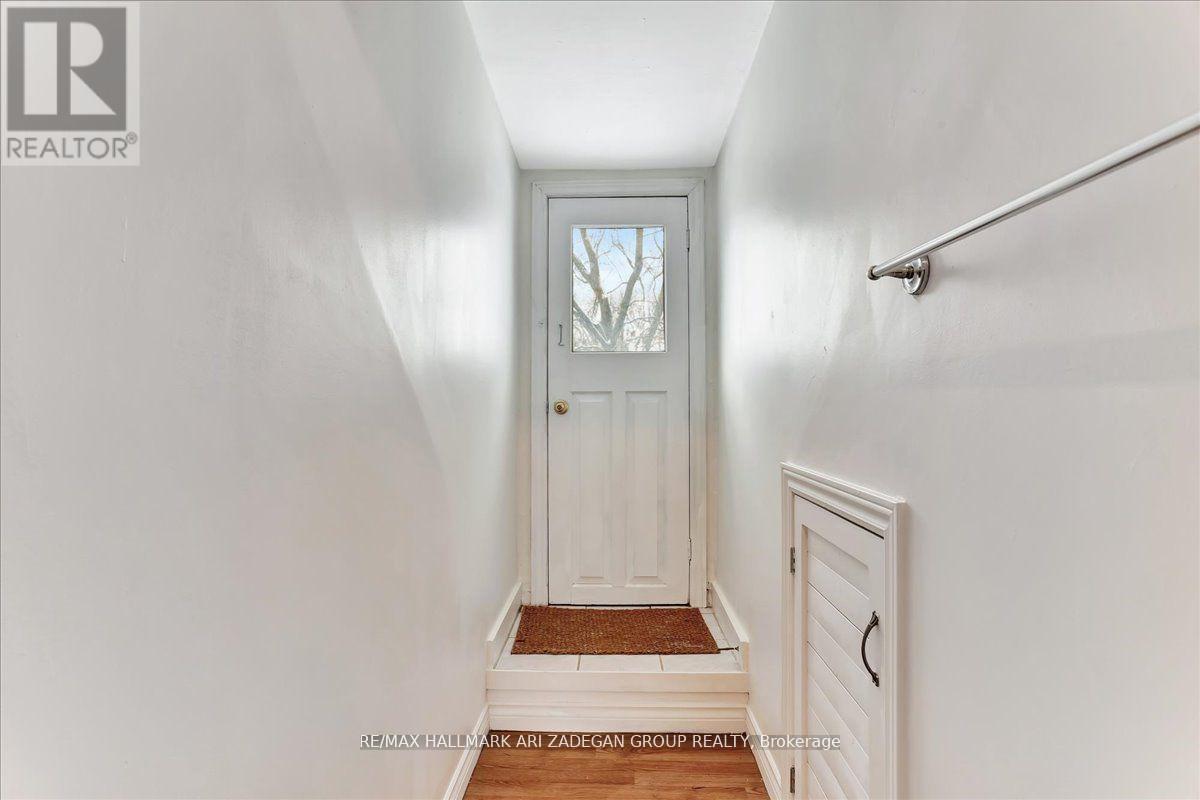 Upper Fl - 138 Booth Avenue, Toronto, Ontario  M4M 2M4 - Photo 9 - E12838442