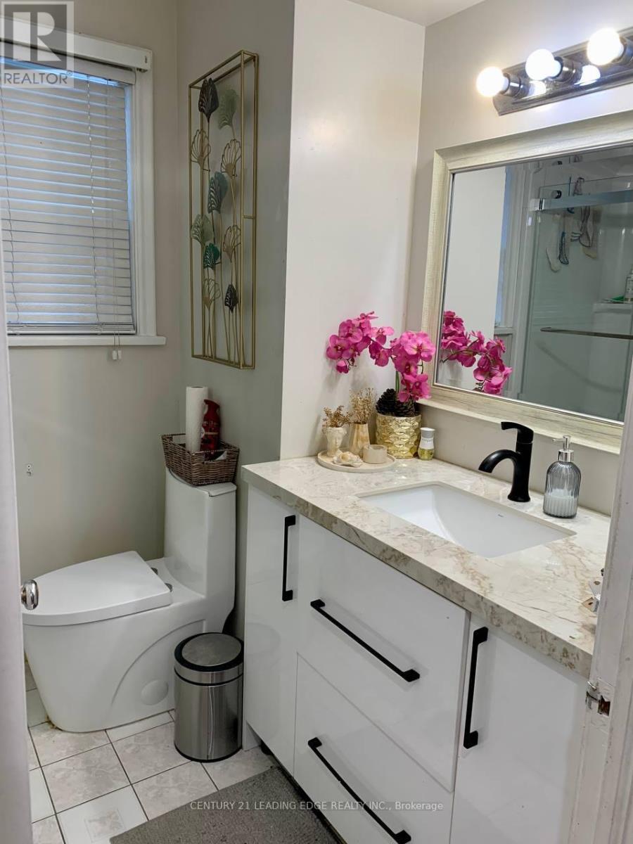 91 Lucas Street, Richmond Hill (Mill Pond), Ontario  L4C 4P4 - Photo 14 - N12838238