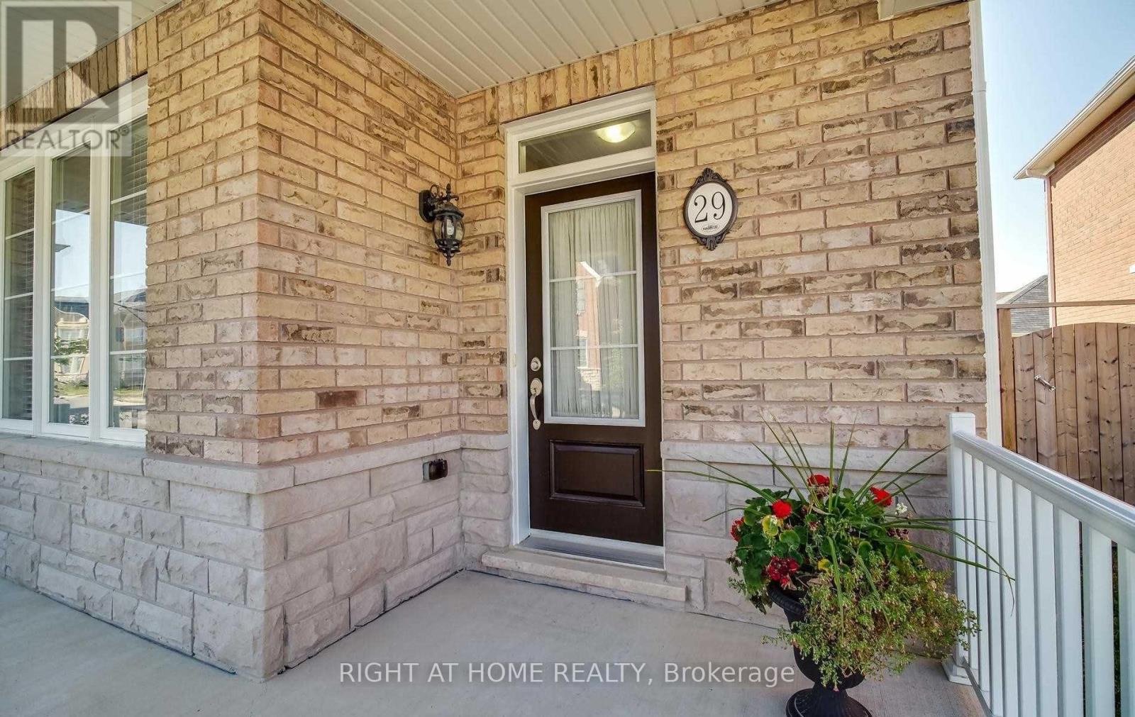 29 Cinemark Avenue, Markham (Cornell), Ontario  L6B 0W1 - Photo 3 - N12838274