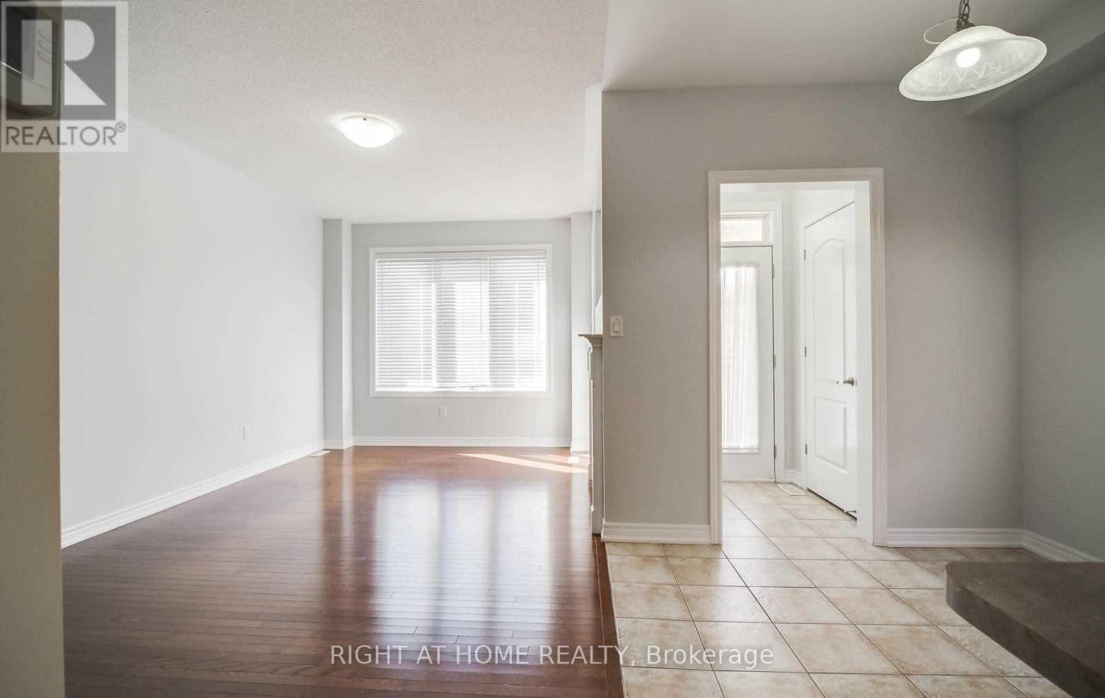 29 Cinemark Avenue, Markham (Cornell), Ontario  L6B 0W1 - Photo 5 - N12838274