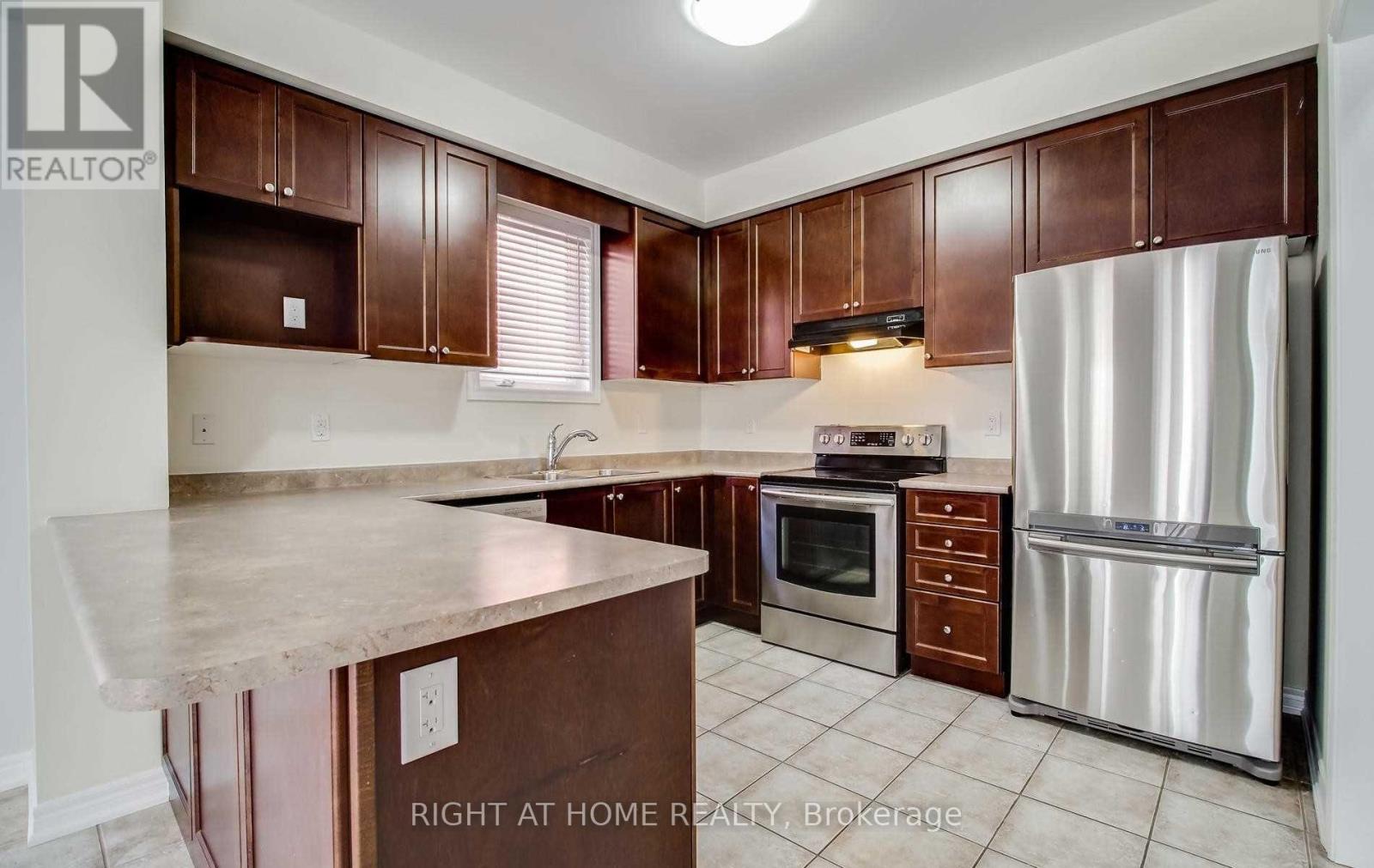 29 Cinemark Avenue, Markham (Cornell), Ontario  L6B 0W1 - Photo 8 - N12838274