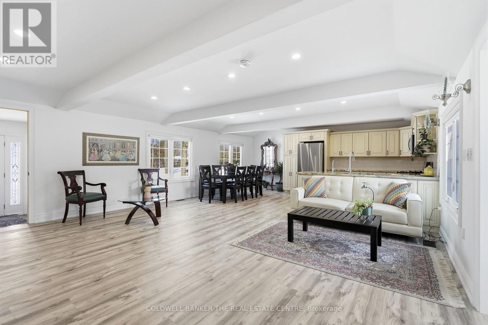 1127 Shore Acres Drive, Innisfil, Ontario  L0L 1R0 - Photo 11 - N12838316