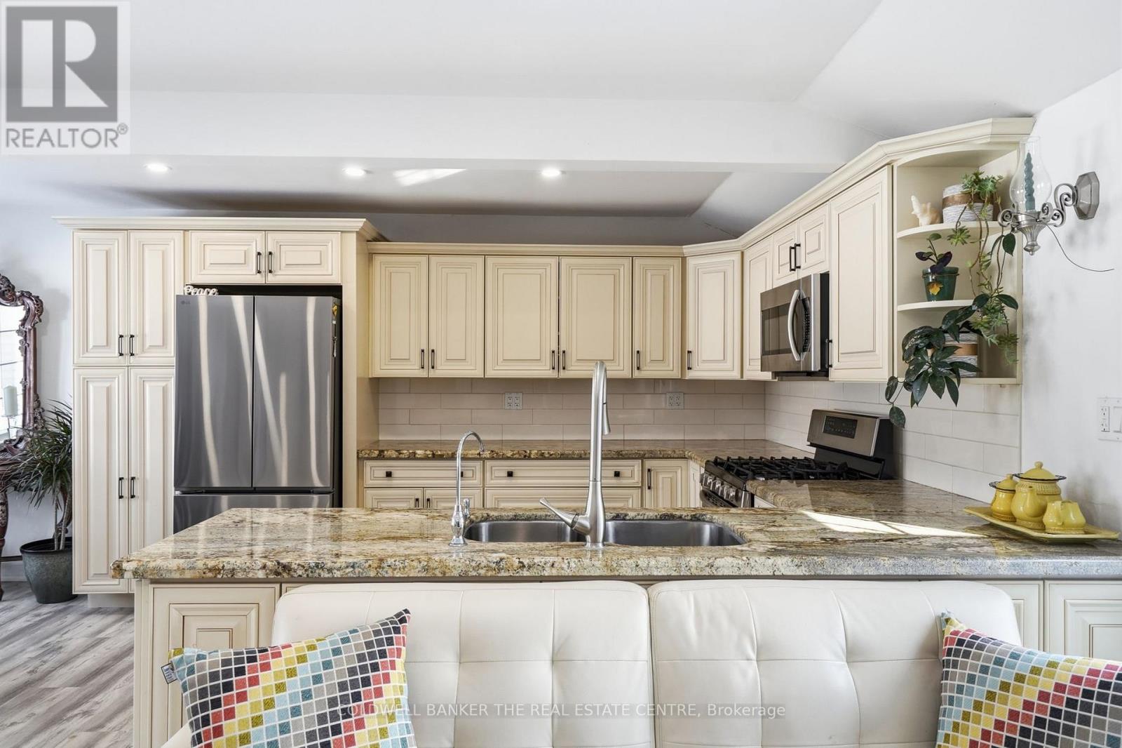 1127 Shore Acres Drive, Innisfil, Ontario  L0L 1R0 - Photo 15 - N12838316