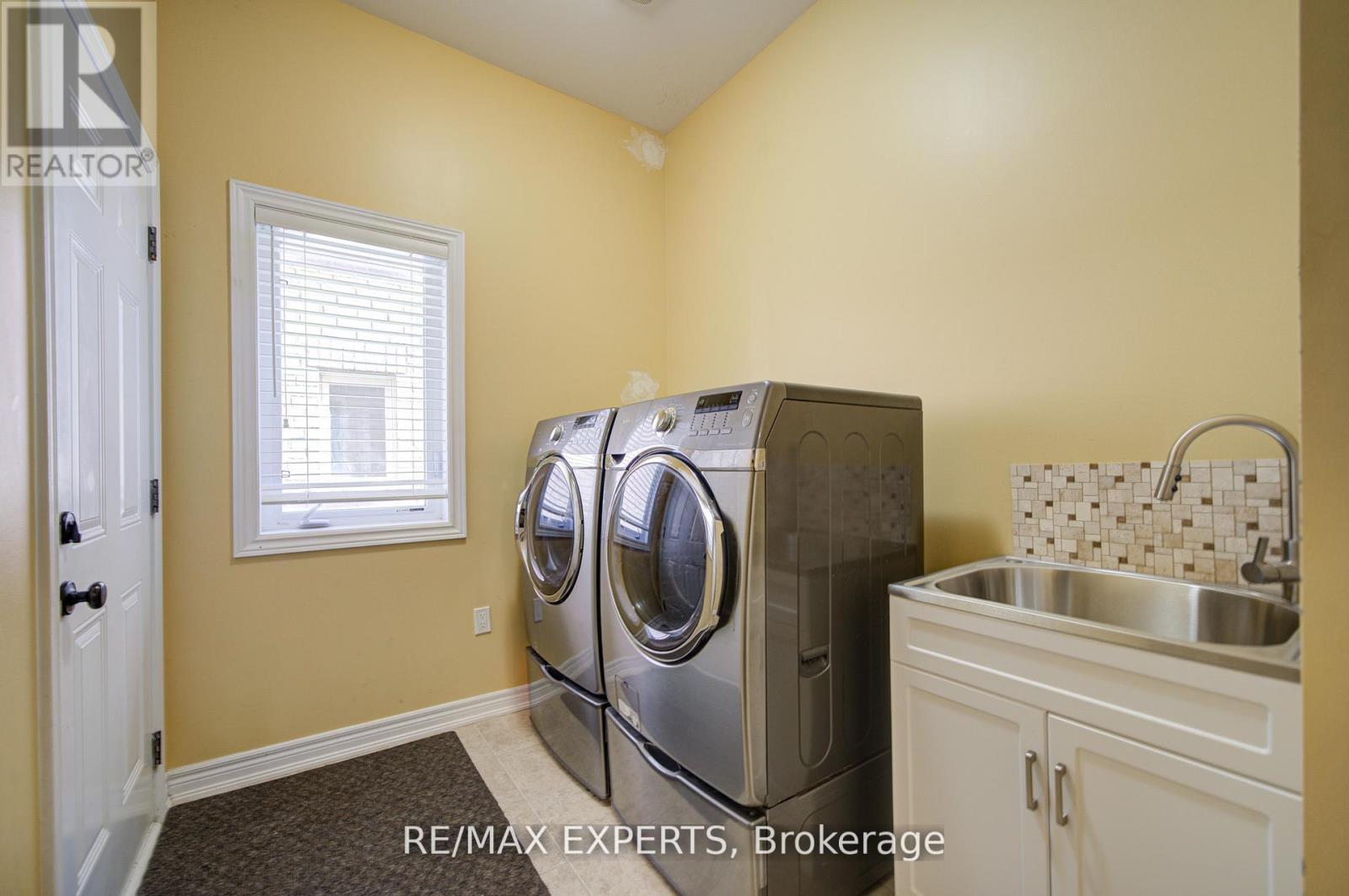 277 Chatfield Drive S, Vaughan, Ontario  L4H 3R8 - Photo 13 - N12838394