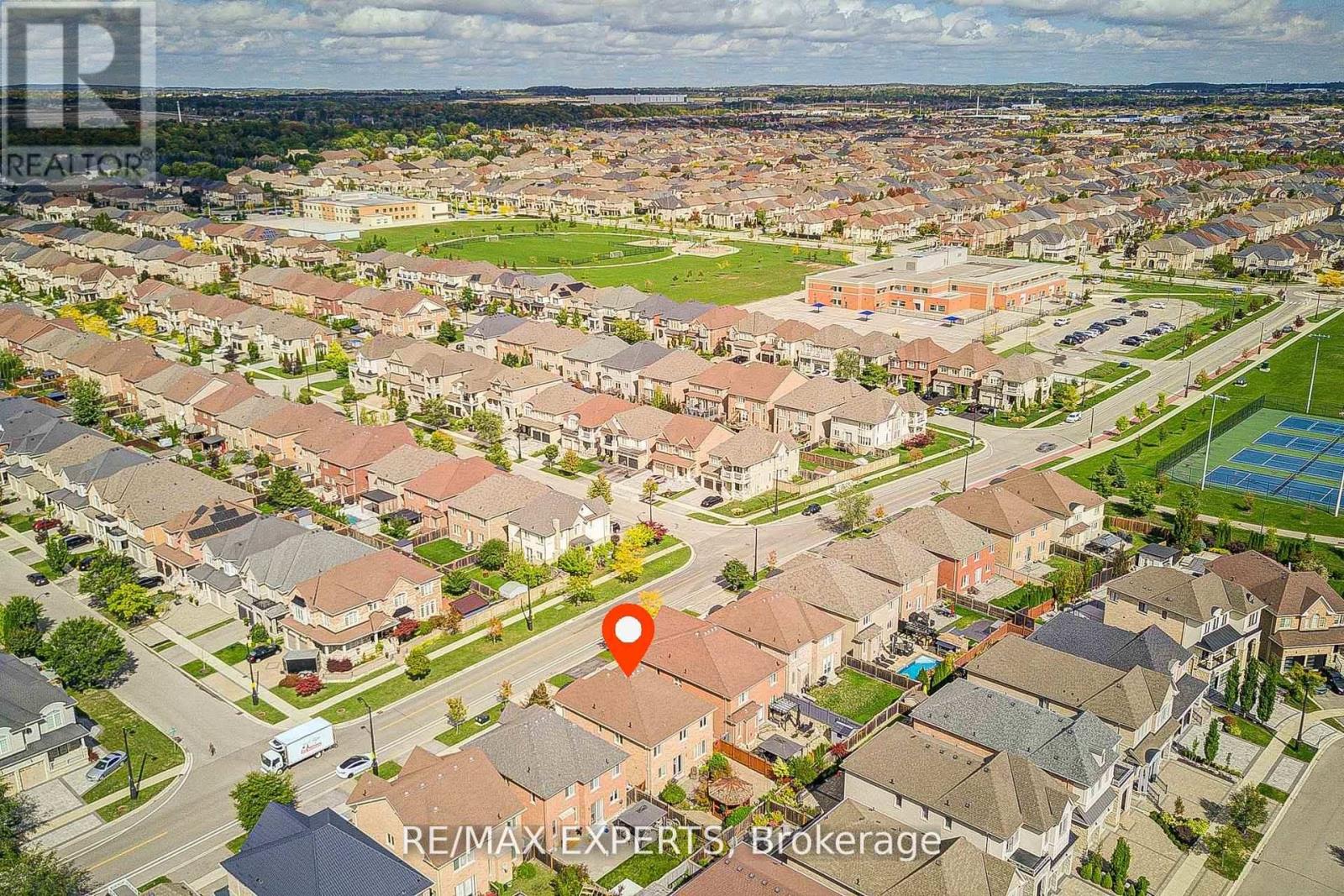 277 Chatfield Drive S, Vaughan, Ontario  L4H 3R8 - Photo 5 - N12838394