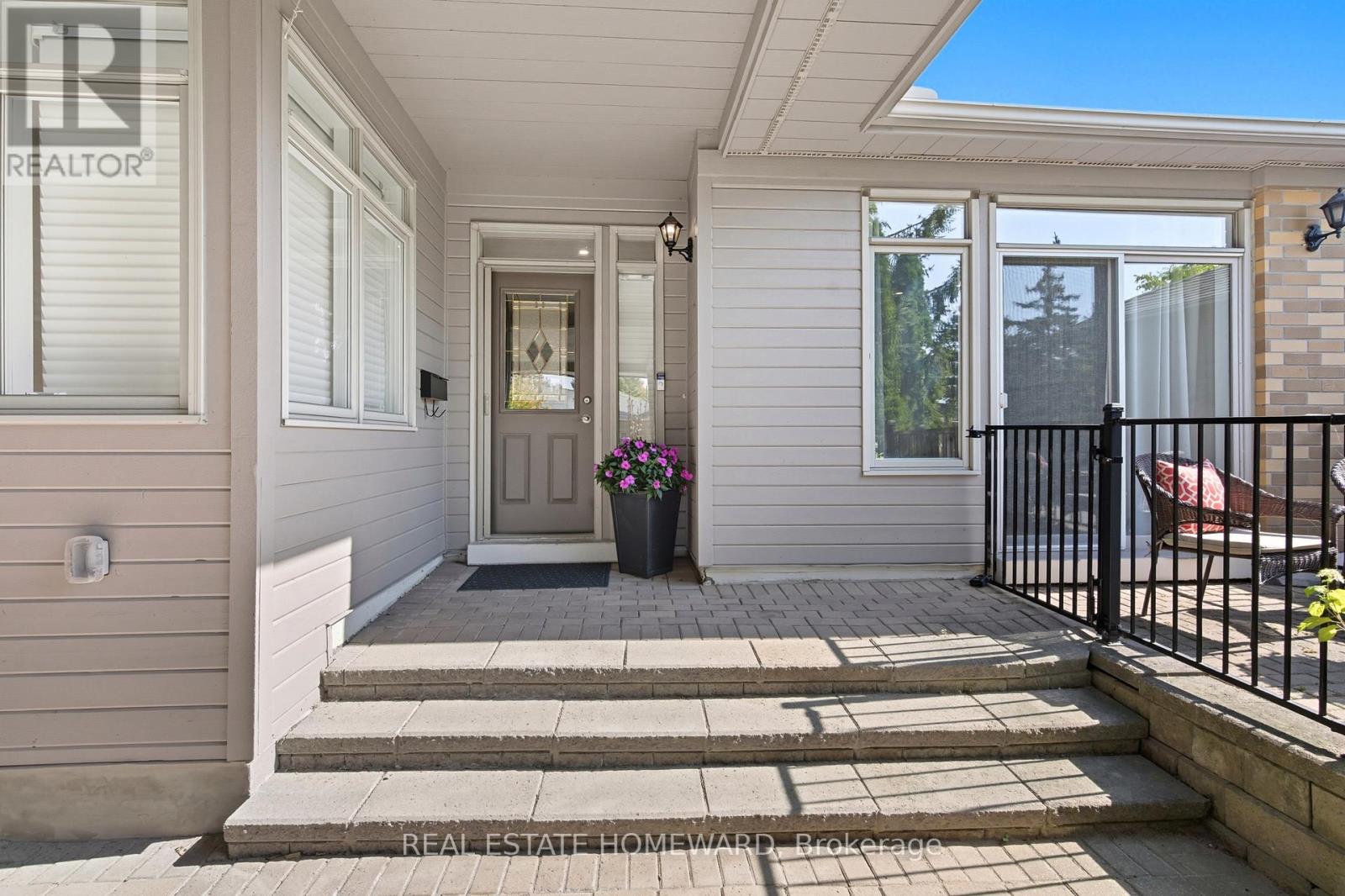 11 Loon Harbour Way, Markham, Ontario  L6E 1B4 - Photo 3 - N12838416