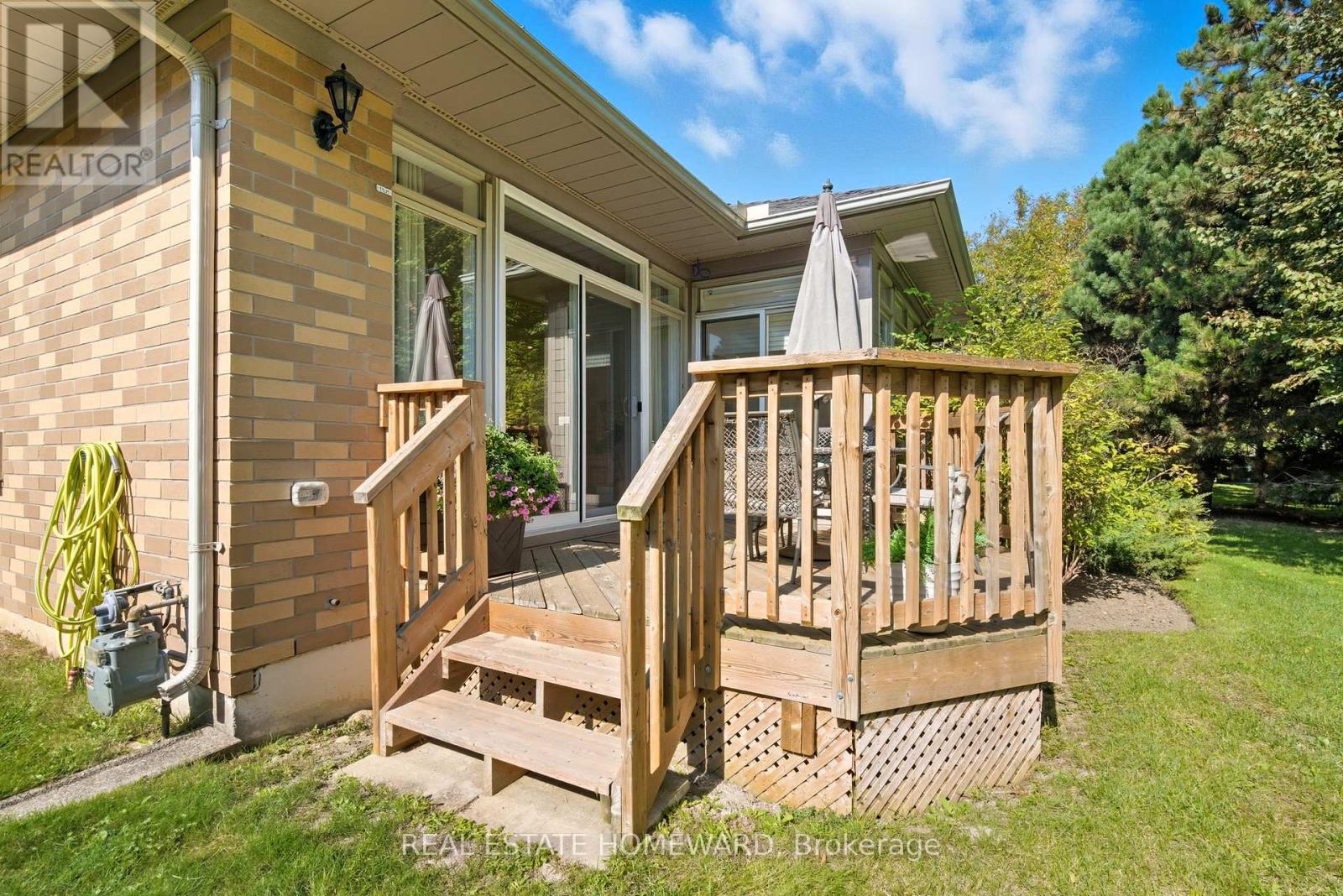 11 Loon Harbour Way, Markham, Ontario  L6E 1B4 - Photo 33 - N12838416