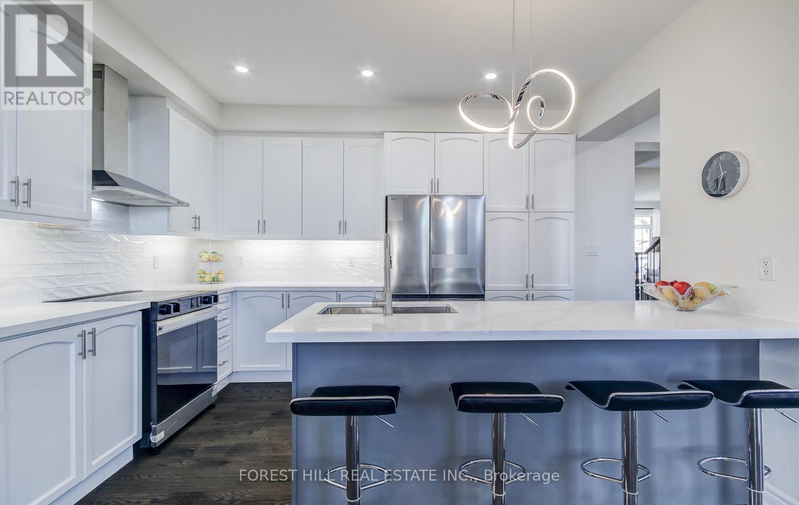 2 Bamburg Street, Georgina, Ontario  L0E 1R0 - Photo 10 - N12838418