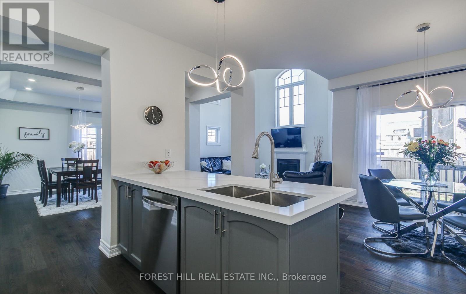 2 Bamburg Street, Georgina, Ontario  L0E 1R0 - Photo 13 - N12838418