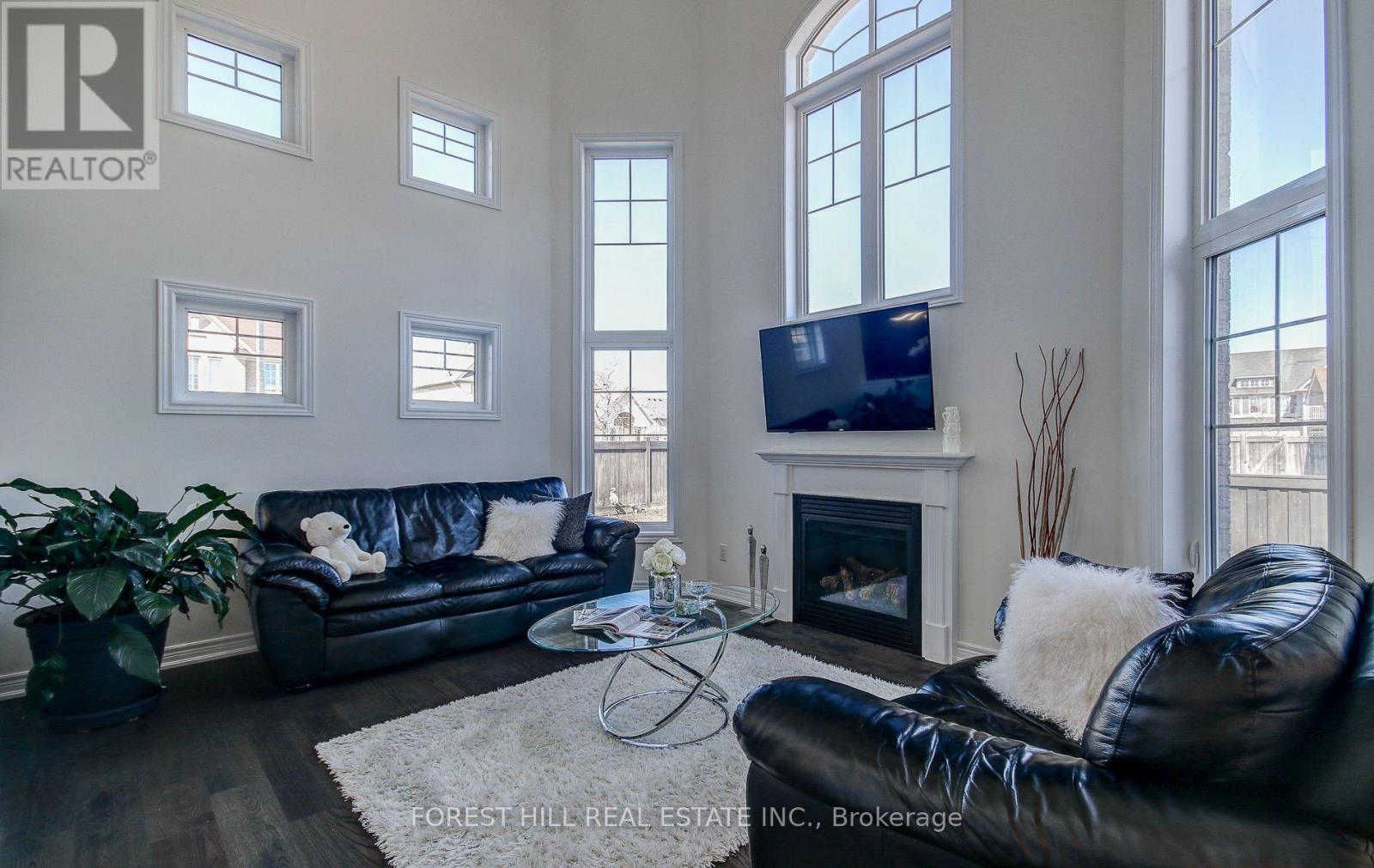 2 Bamburg Street, Georgina, Ontario  L0E 1R0 - Photo 17 - N12838418