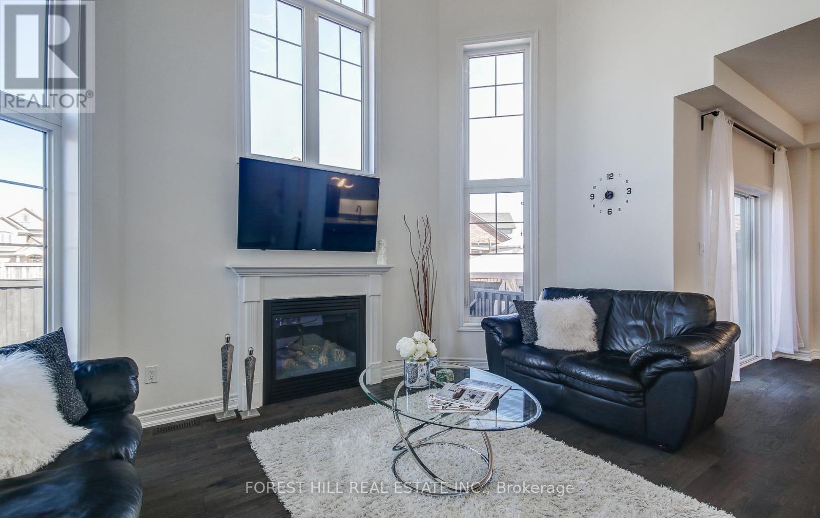 2 Bamburg Street, Georgina, Ontario  L0E 1R0 - Photo 18 - N12838418