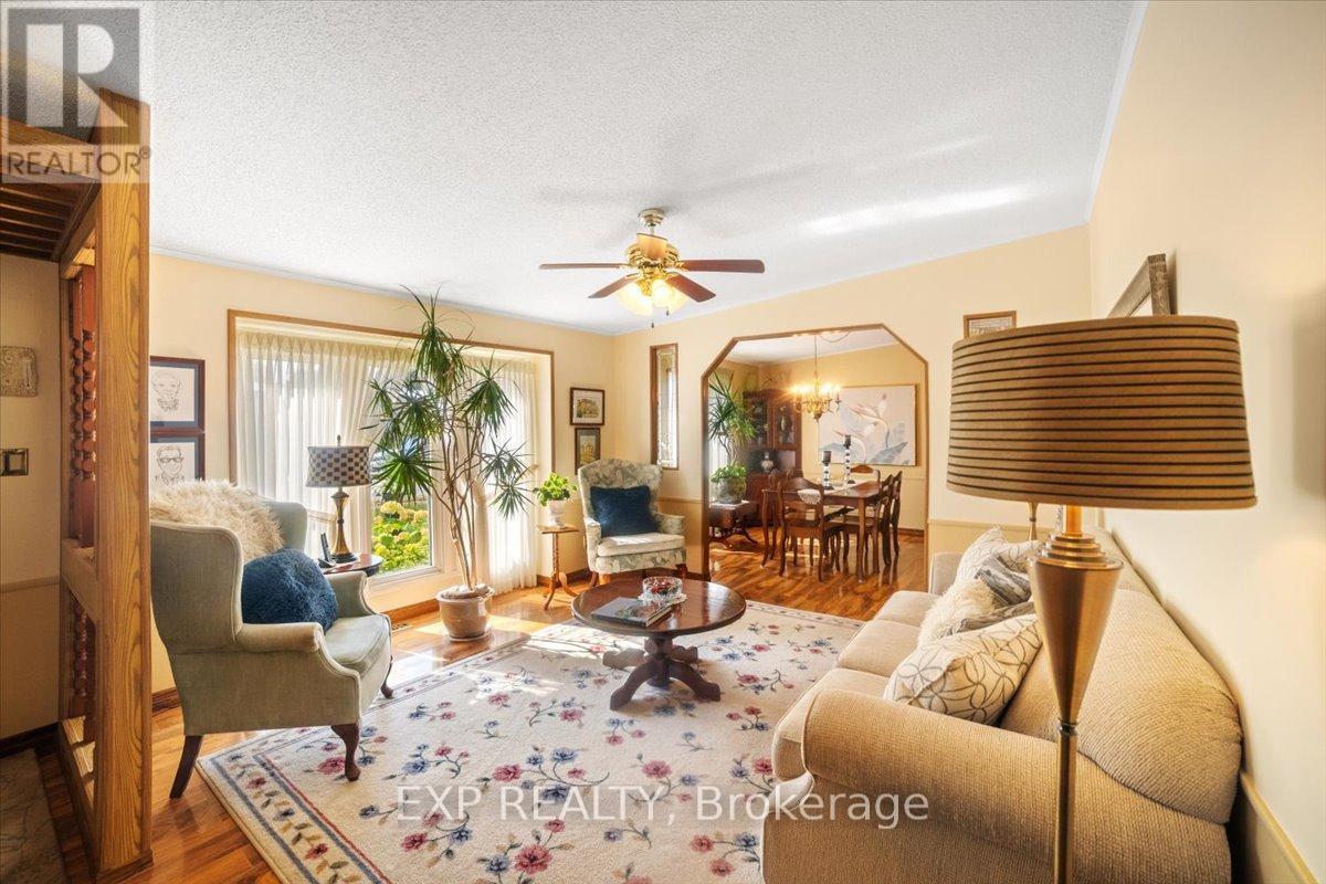 36 Juno Crescent, Georgina, Ontario  L0E 1R0 - Photo 10 - N12838440