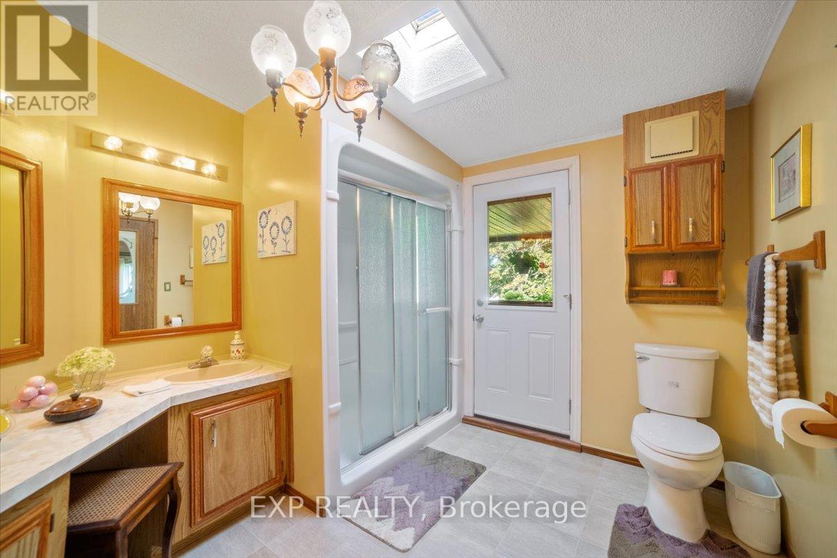 36 Juno Crescent, Georgina, Ontario  L0E 1R0 - Photo 15 - N12838440