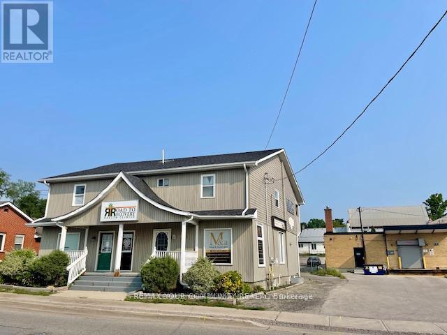 C - 13 John Street W, Bradford West Gwillimbury (Bradford), Ontario  L4N 2J9 - Photo 2 - N12838454