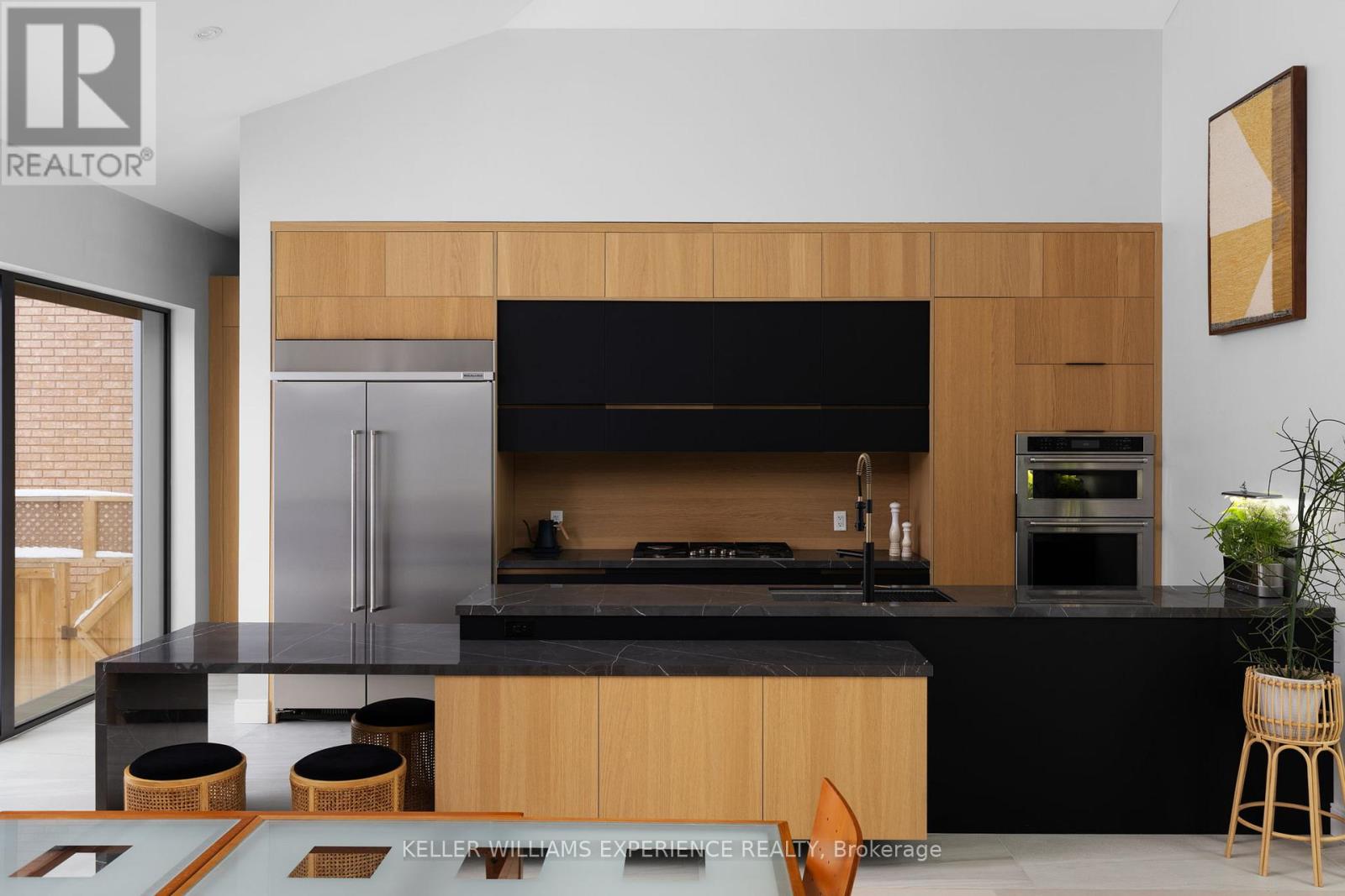 236 Cox Mill Road, Barrie, Ontario  L4N 4G5 - Photo 3 - S12838234