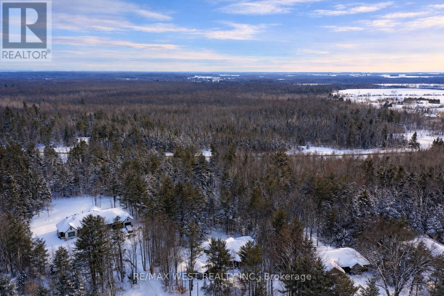 2 Sycamore Circle, Springwater, Ontario L0L 2K0 - Photo 13 - S12838430