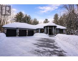 2 SYCAMORE CIRCLE, Springwater, Ontario