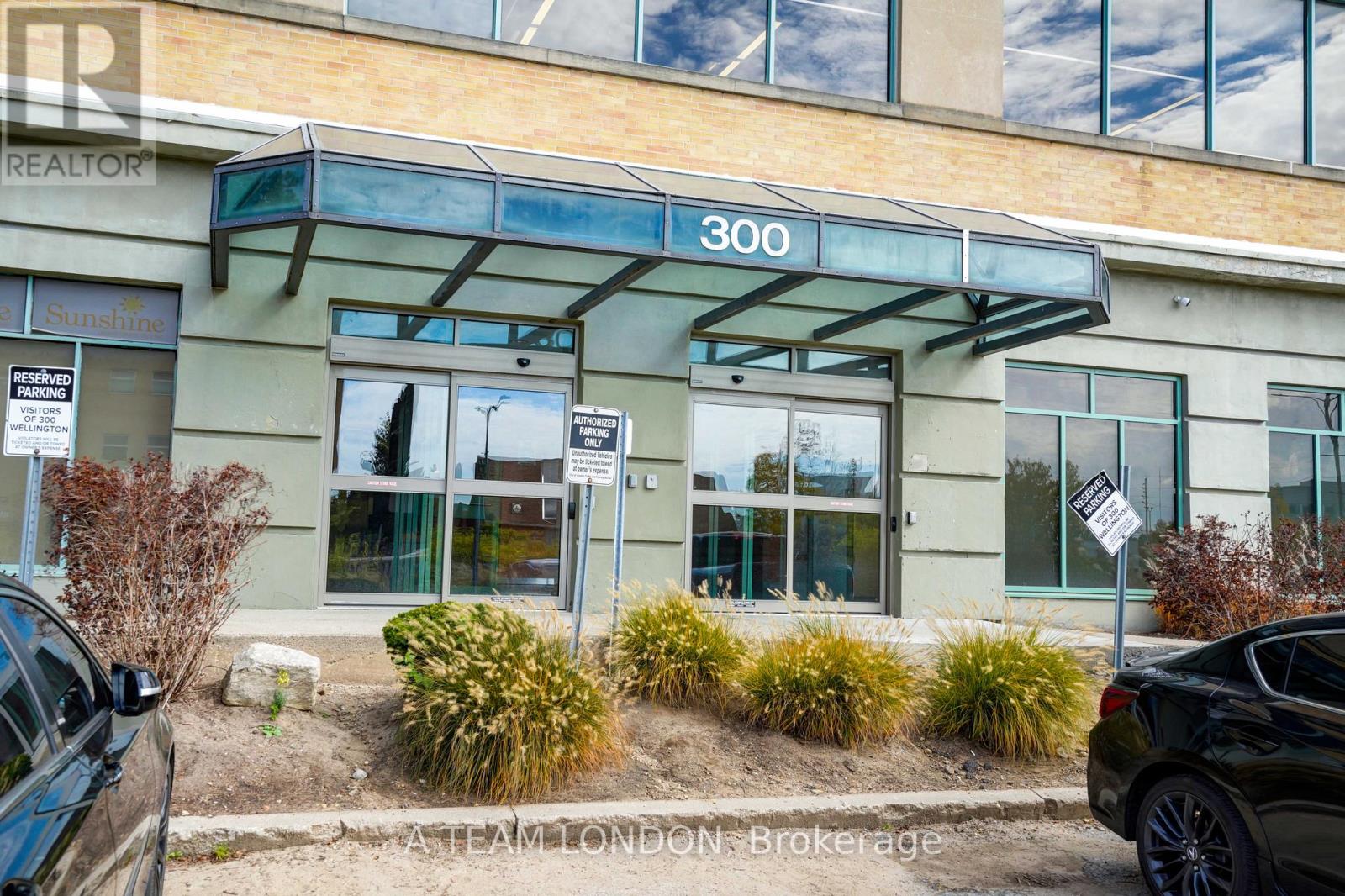 300 Wellington Street, London East, Ontario  N6B 2L5 - Photo 2 - X11889793