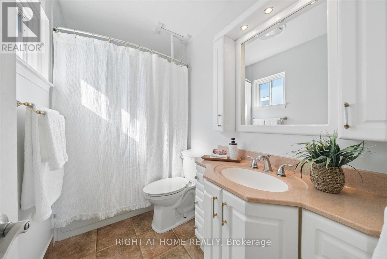 7 Banbury Court, Aurora, Ontario  L4G 3M8 - Photo 19 - N12837960