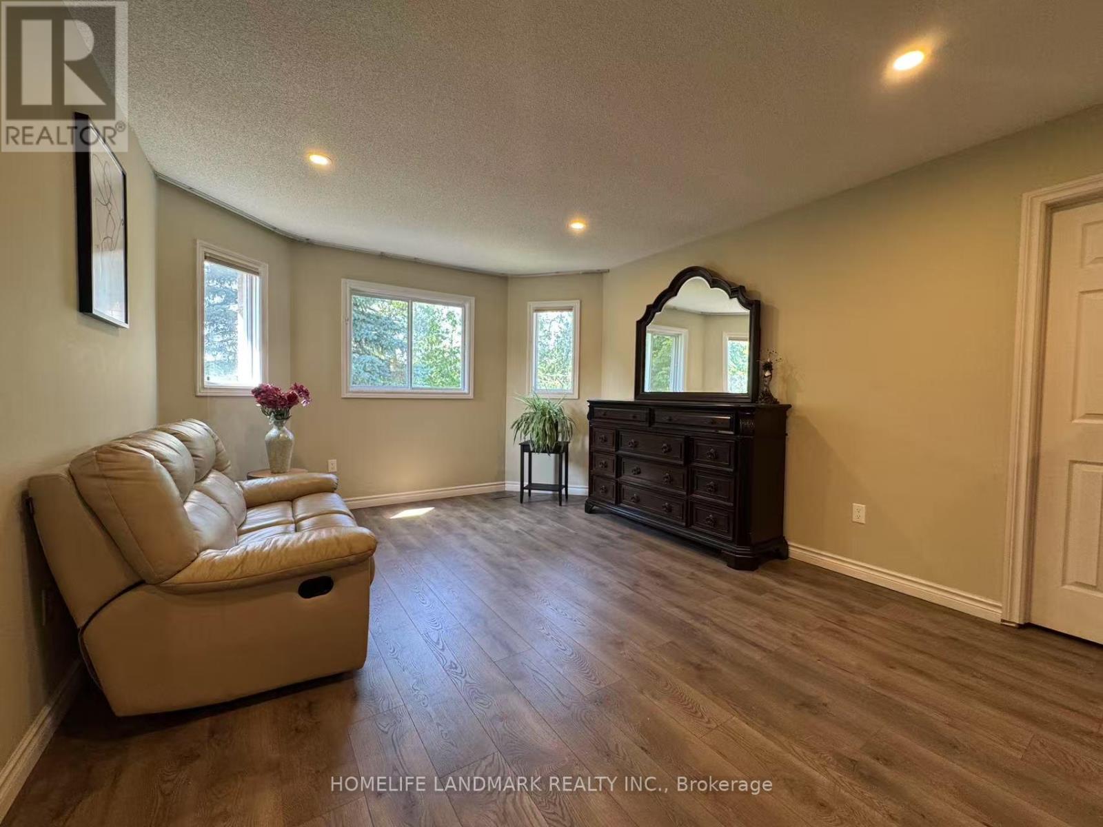 492 Traviss Drive, Newmarket, Ontario  L3Y 7K5 - Photo 15 - N12838208