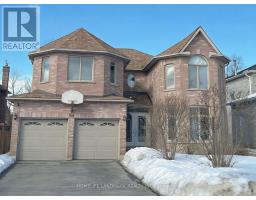 492 TRAVISS DRIVE, Newmarket, Ontario