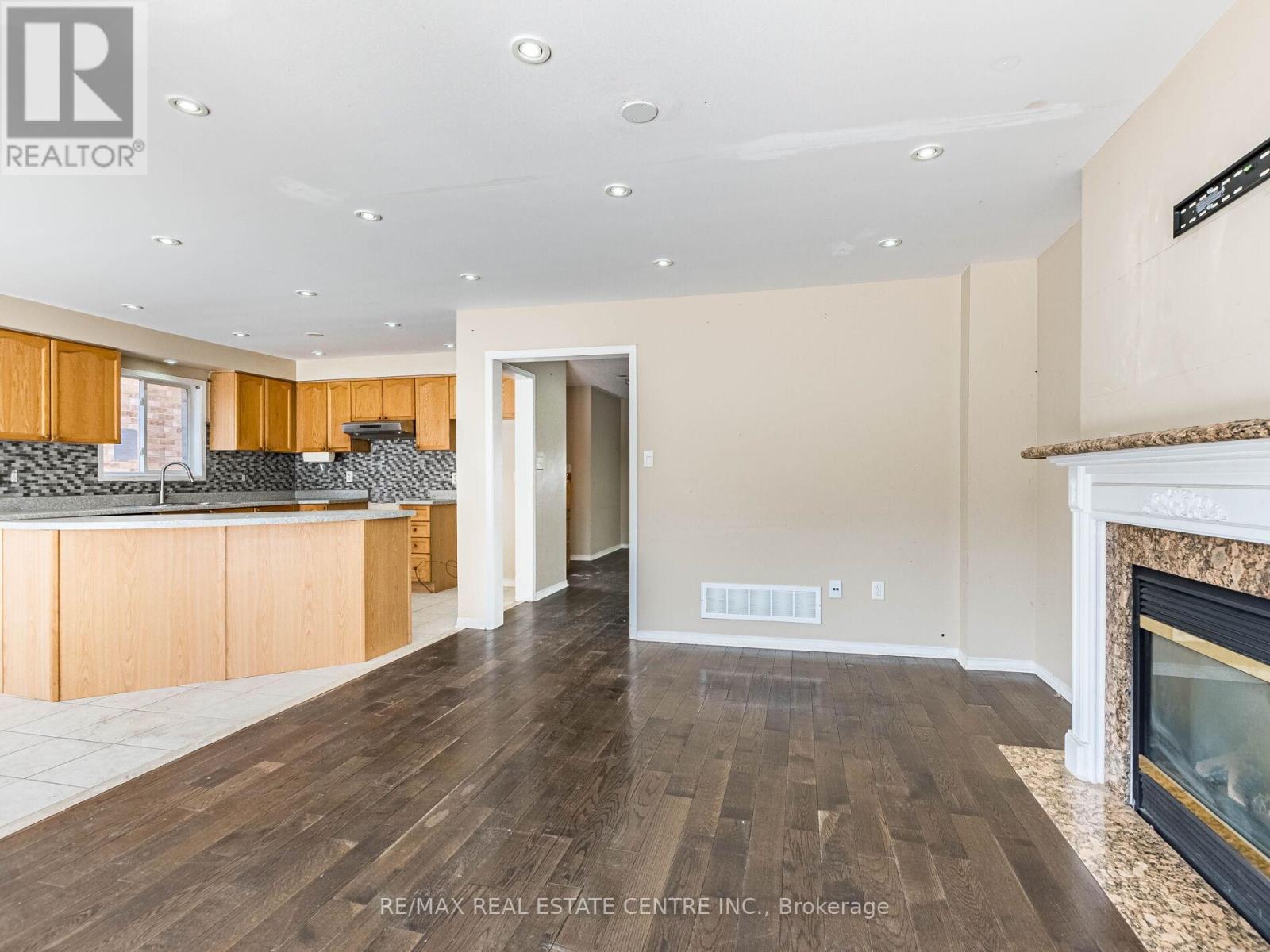 85 El Camino Way, Brampton, Ontario  L7A 3C4 - Photo 10 - W12836576