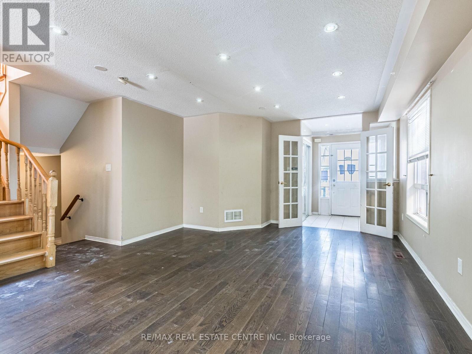 85 El Camino Way, Brampton, Ontario  L7A 3C4 - Photo 8 - W12836576