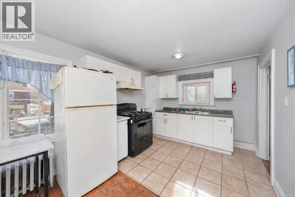 150 College Avenue North, Sarnia, Ontario  N7T 6B3 - Photo 4 - 26003638